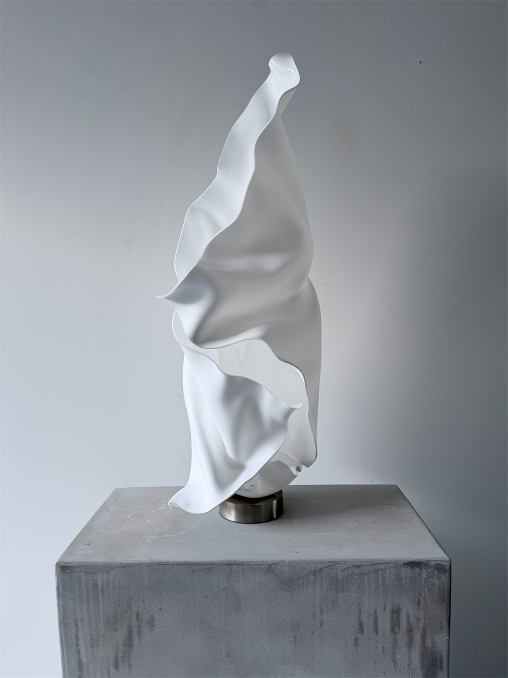 White Whisper Lamp