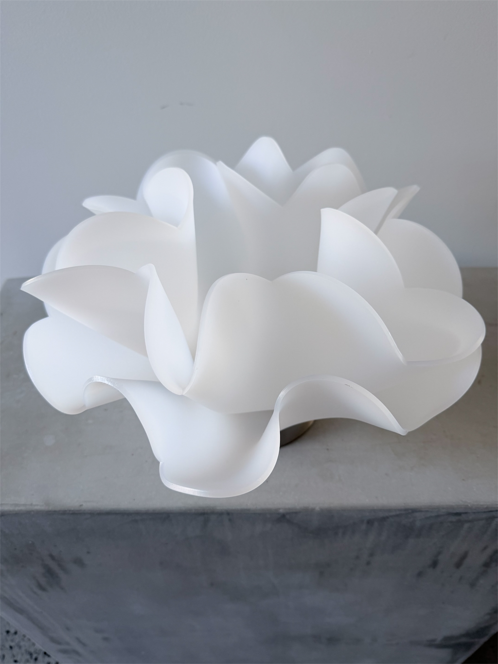 Peony Lamp (Frosted White)